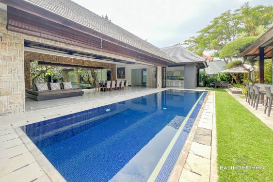Image 1 from Villa de luxe de 5 chambres à vendre en pleine propriété à Bali Seminyak