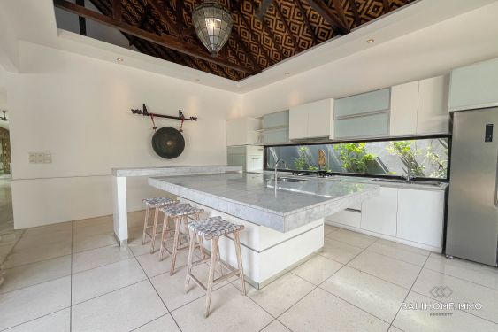 Image 9 from Spacious 5 Bedroom Villa for Sale Freehold in Bali Seminyak