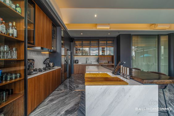 Image 7 from VILA MEWAH DENGAN 5 KAMAR TIDUR DIJUAL HAK MILIK DI BALI UMALAS