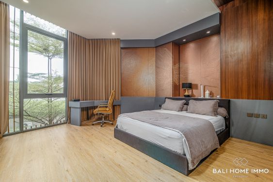 Image 10 from VILA MEWAH DENGAN 5 KAMAR TIDUR DIJUAL HAK MILIK DI BALI UMALAS