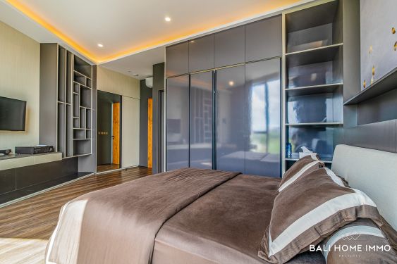 Image 13 from VILA MEWAH DENGAN 5 KAMAR TIDUR DIJUAL HAK MILIK DI BALI UMALAS