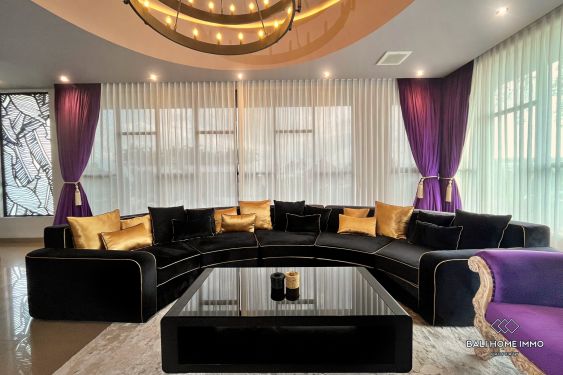 Image 3 from Luxury 5 Bedroom villa for sale leasehold in Bali Seminyak Residential Side