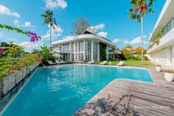 Image 2 from Villa de luxe de 6 chambres à vendre et à louer en pleine propriété à Bali Umalas