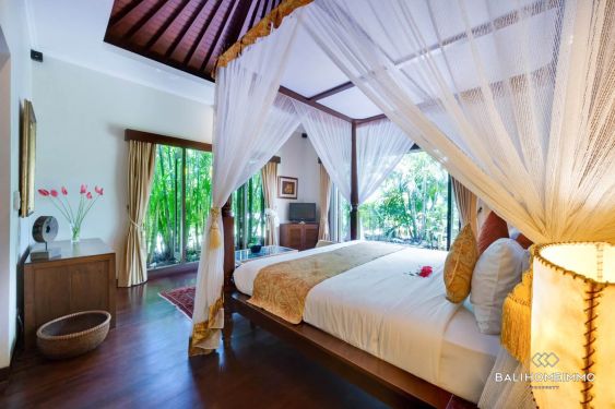 Image 17 from Villa de luxe avec 6 chambres à vendre ou à louer, à proximité de la plage de Seminyak