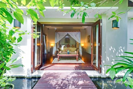 Image 12 from Villa de luxe avec 6 chambres à vendre ou à louer, à proximité de la plage de Seminyak