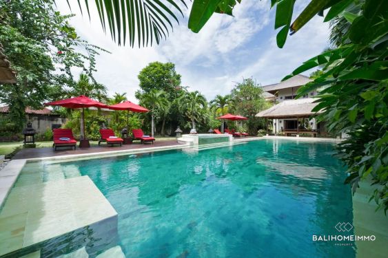 Image 1 from villa de luxe de 6 chambres à vendre en leasehold à Bali Seminyak Oberoi
