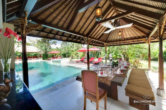 Image 2 from villa de luxe de 6 chambres à vendre en leasehold à Bali Seminyak Oberoi