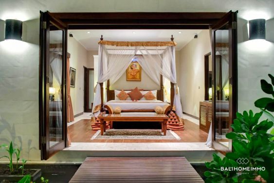 Image 13 from Villa de luxe avec 6 chambres à vendre ou à louer, à proximité de la plage de Seminyak