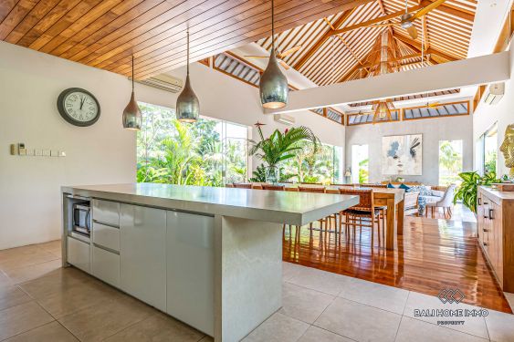 Image 11 from Luxury Ricefield View 5 Bedroom Villa for Sale and rent in Bali Pererenan
