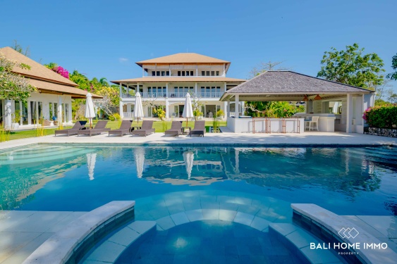 Majestic 10 Bedroom Cliffside Estate with Panoramic Ocean Views
