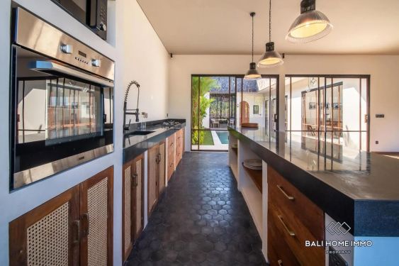 Image 5 from Mediterranean Tropical 3 Bedroom Villa For Sale in Bumbak Umalas