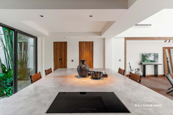 Image 9 from Villa Modern 2 Kamar Tidur Dijual Hak Milik di Berawa Bali