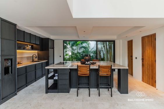 Image 7 from Villa Modern 2 Kamar Tidur Dijual Hak Milik di Berawa Bali