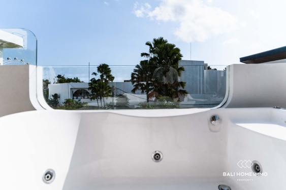 Image 20 from Villa Modern 2 Kamar Tidur Dijual Hak Milik di Berawa Bali