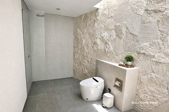 Image 15 from Villa moderne de 2 chambres avec bureau à vendre à Babakan Canggu