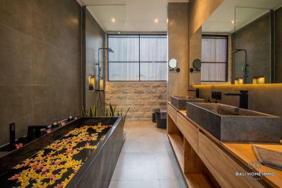 Image 17 from Villa Modern 3 Kamar Dijual dan Disewakan di Berawa Bali