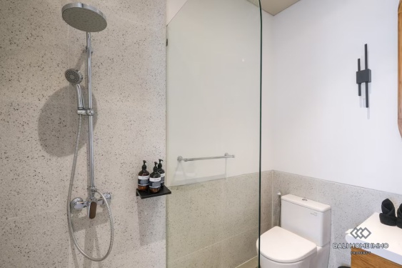 Image 20 from Villa moderne de 3 chambres à vendre en bail à Bali Canggu Batu Bolong Echo beach