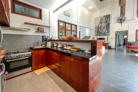 Image 9 from Grand 3 Bedroom Villa for Sale Leasehold in Bali Petitenget