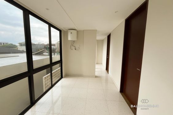 Image 4 from Disewakan vila baru 3 kamar tidur di Berawa jarak berjalan kaki dari pantai