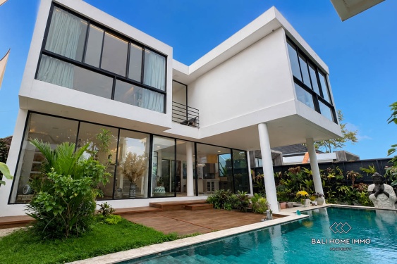 Modern 4-Bedroom Cliffside Villa with for sale and rent in Ubud
