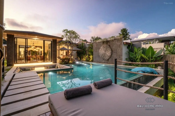 MODERN 5 BEDROOMS VILLA WITH JUNGLE VIEW FOR SALE IN SAYAN UBUD