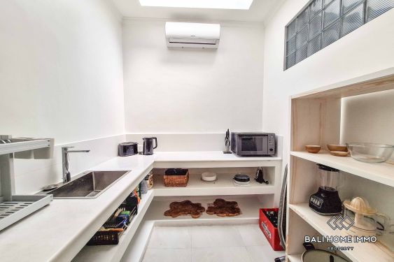 Image 7 from Disewakan Vila 4 Kamar dengan view sawah di Area Perumahan Seminyak