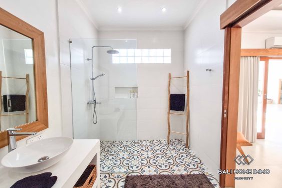 Image 19 from Disewakan Vila 4 Kamar dengan view sawah di Area Perumahan Seminyak