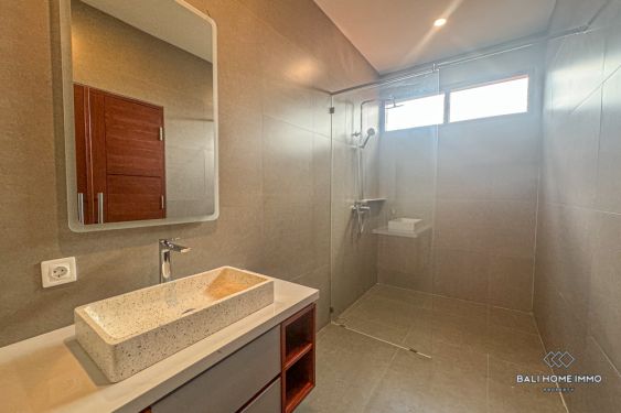 Image 10 from Villa balinaise moderne de 4 chambres à vendre en bail à Bali Seminyak