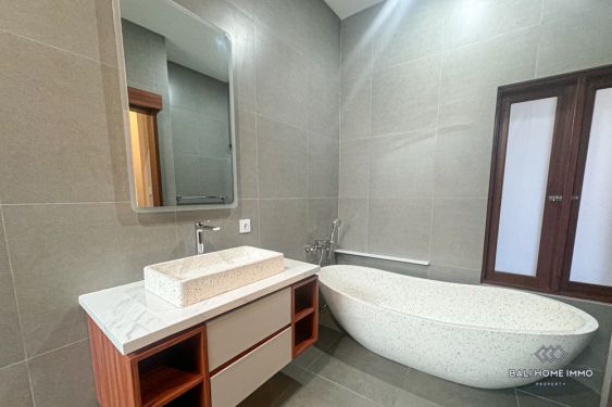Image 11 from Villa balinaise moderne de 4 chambres à vendre en bail à Bali Seminyak