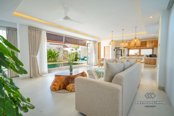 Image 6 from Modern Tropical 3 Bedroom Freehold Villa with Rooftop Jacuzzi Near Pandawa Beach