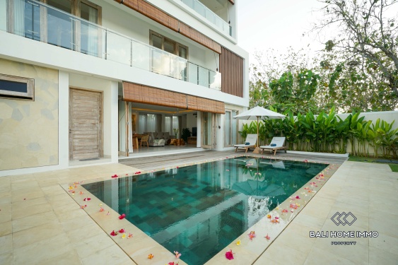 Image 2 from Modern Tropical 3 Bedroom Freehold Villa with Rooftop Jacuzzi Near Pandawa Beach
