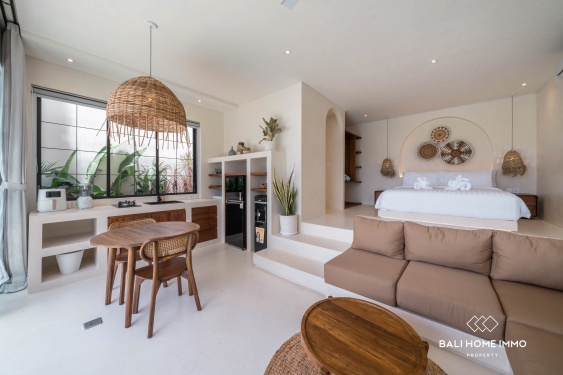 Image 3 from Villa 1 Kamar dengan Desain Tropis Modern Dijual di Umalas