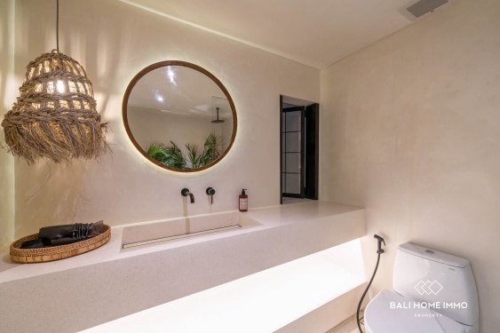 Image 9 from Villa 1 Kamar dengan Desain Tropis Modern Dijual di Umalas