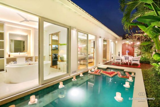 Image 1 from Complexe de villas tropicales modernes avec 8 villas à vendre à Seminyak Bali