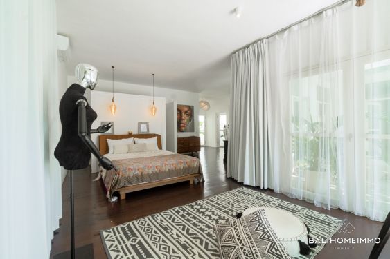 Image 13 from Villa moderne avec 2 chambres et bureau à vendre à Pererenan