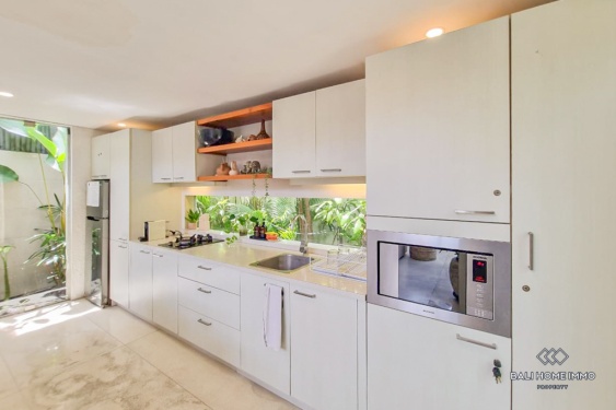 Image 9 from Près de la plage Villa de 2 chambres à vendre en bail à Bali Canggu Batu Bolong-Echo Beach