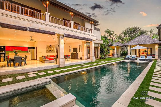 Image 1 from près de la plage 2 unités Villa à vendre en pleine propriété à Bali Seminyak