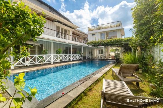 Villa de 4 chambres à vendre près de la plage à Bali, Pererenan Beachside