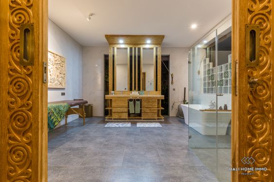 Image 20 from Near Beach 4 Bedroom Villa for Sale Leasehold in Bali Tanah Lot West Side