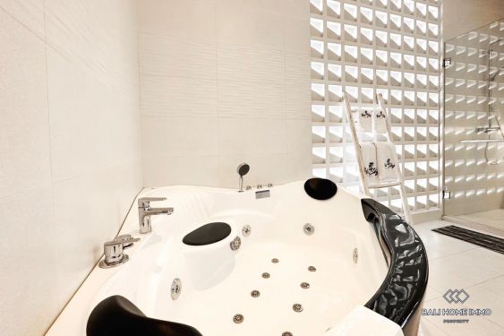 Image 13 from Vila 5 Kamar berpemandangan taman dan laut dijual Dekat Pantai Cemagi