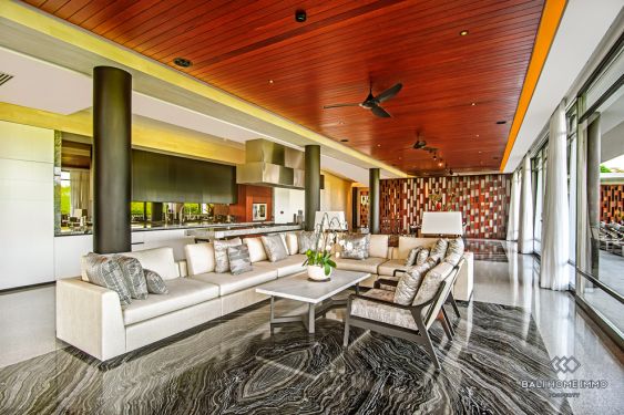 Image 7 from Villa Dekat Pantai 6 Kamar Dijual di Bali Gianyar