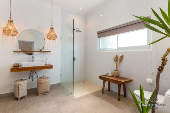 Image 16 from Dekat Pantai Villa 6 Kamar Dijual di Bali Pantai Canggu Batu Bolong Echo