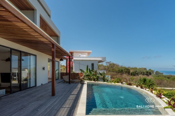Villa de 3 chambres avec vue sur l'océan à proximité d'une falaise à Pecatu