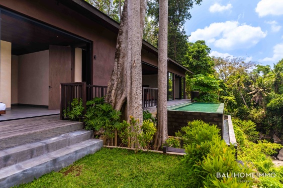 Villa neuve de 4 chambres avec vue sur la rivière à vendre en bail emphytéotique à Kaba-Kaba, Bali