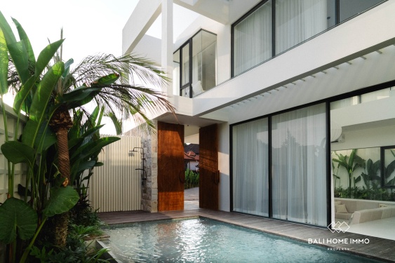 Newly Built 3 Bedroom Villa with Stylish Contemporary Architecture