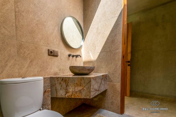 Image 2 from Villa 4 Kamar Tidur Modern yang Baru Dibangun Disewakan di jantung kota Berawa