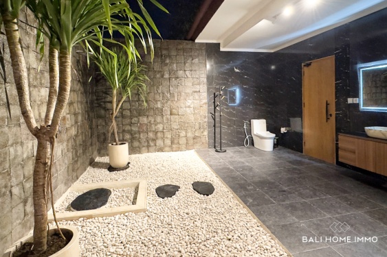 Image 12 from VILLA LUAS 2 KAMAR YANG BARU DIRENOVASI UNTUK DIJUAL DENGAN HAK MILIK DI UNGASAN