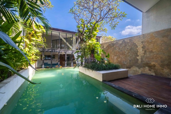 VILA 3 KAMAR TIDUR YANG BARU SAJA DIRENOVASI UNTUK DISEWAKAN DI BALI UMALAS
