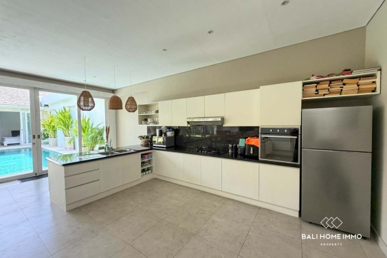Image 7 from Villa 4 Kamar yang Baru Direnovasi untuk Dijual dengan Status Hak Milik di Berawa, Bali