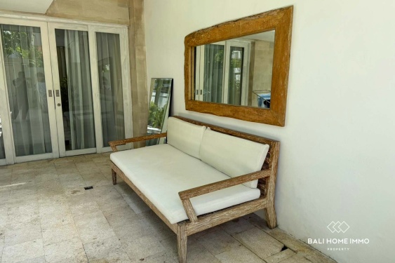 Image 16 from Villa 4 Kamar yang Baru Direnovasi untuk Dijual dengan Status Hak Milik di Berawa, Bali